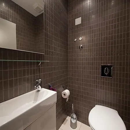 דירה Ivy - Modern With Terrace בול