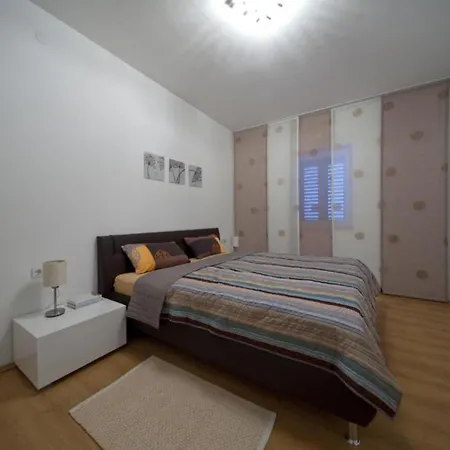 דירה Ivy - Modern With Terrace